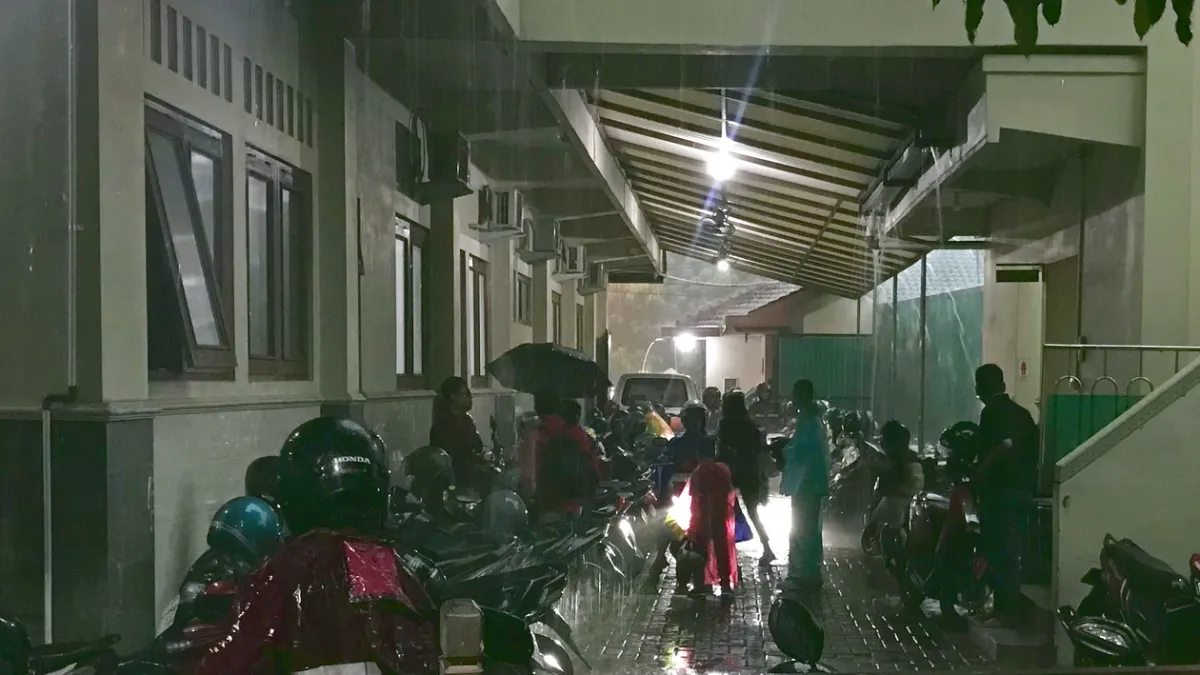 Hujan di Sabtu sore Minggu Palma 1