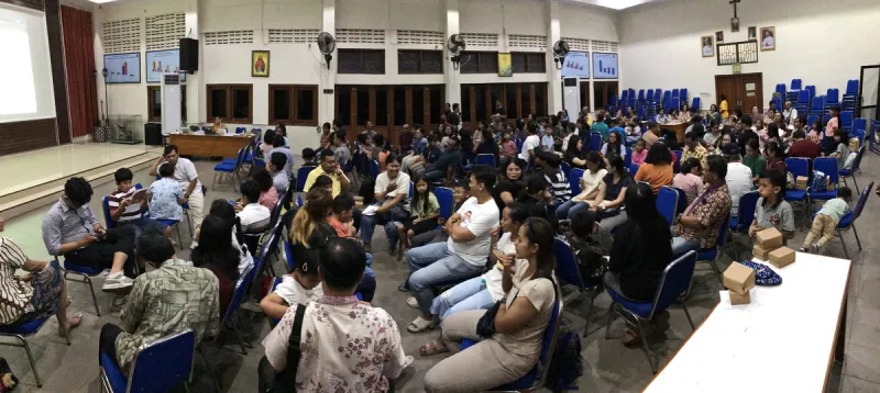 Keluarga Merawat Iman : "Yesus adalah pusat hidup keluarga."